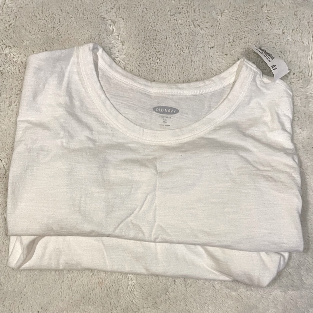 OLD NAVY WOMENS TSHIRT